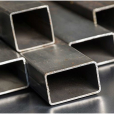 Труба электросварная прямоугольная 40х20х1,2х6000 мм ГОСТ 8645-68 для строительной промышленности